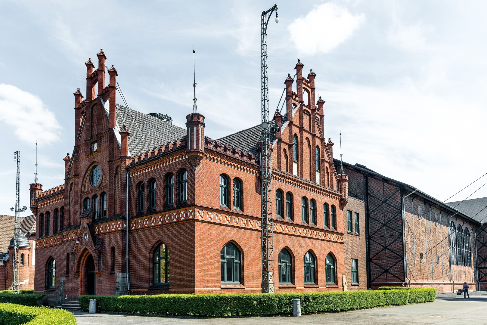 Rewitalizacja zabytkowych fabryk i kamienic - gdy historia spotyka współczesny komfort