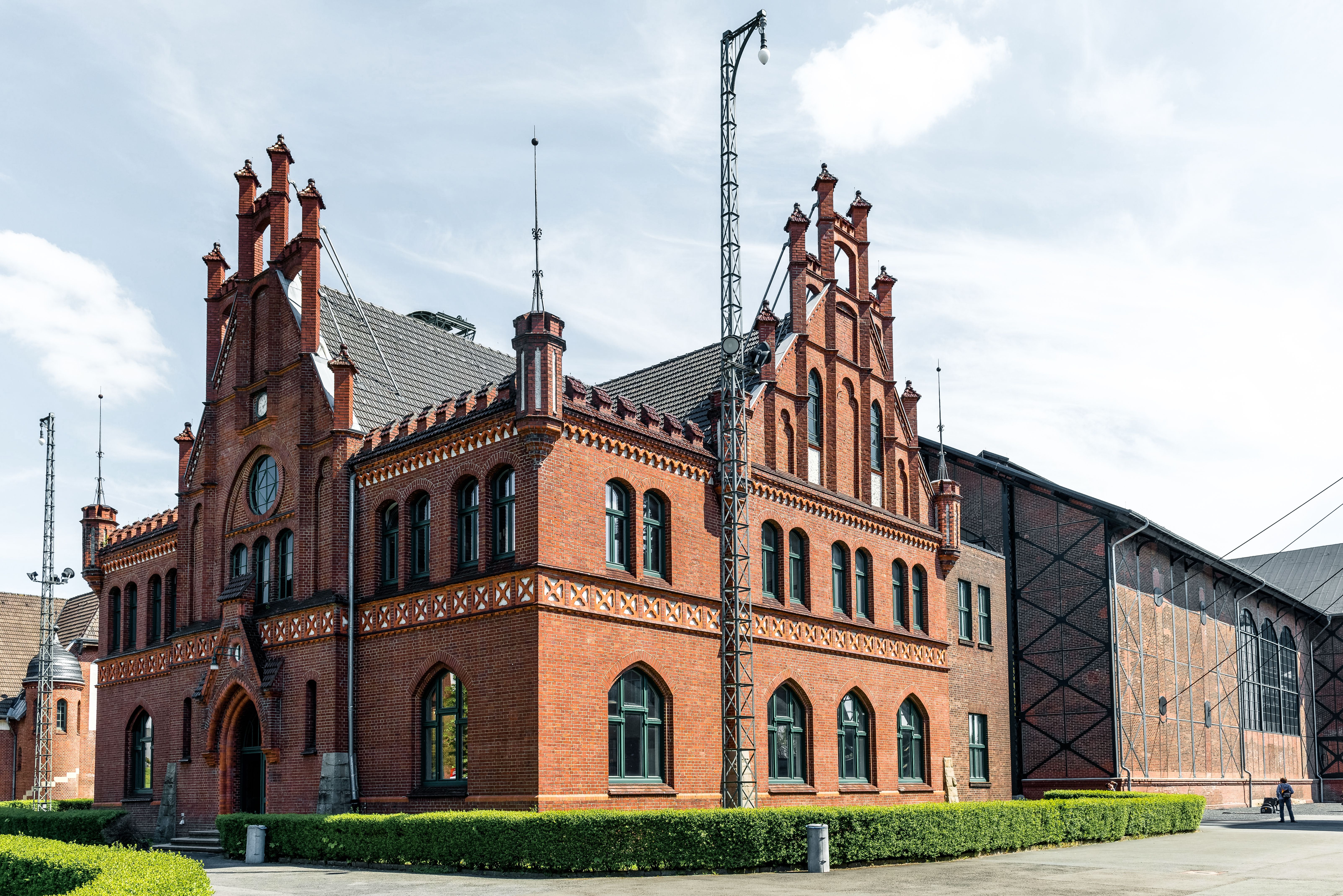 Rewitalizacja zabytkowych fabryk i kamienic - gdy historia spotyka współczesny komfort